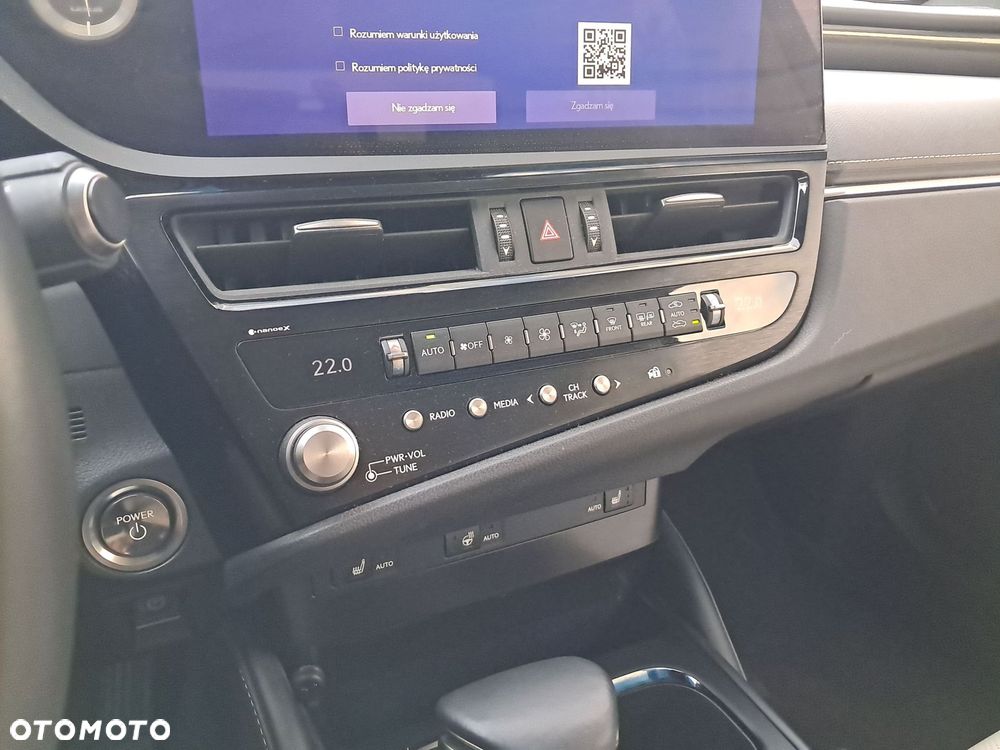 Lexus ES 300h Business Edition - 14