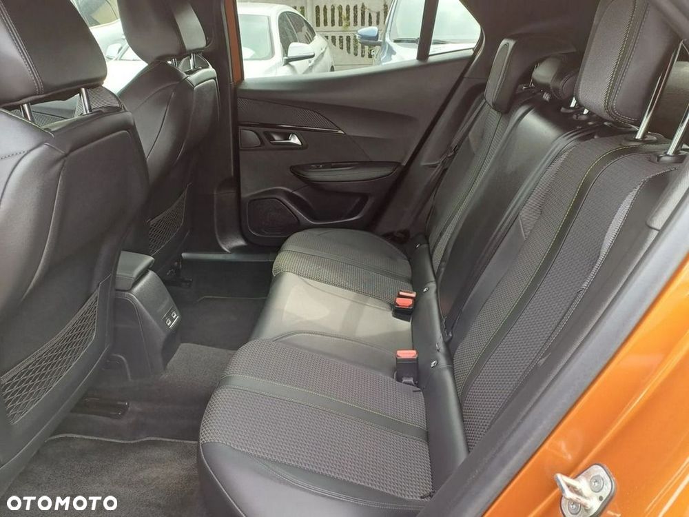 Peugeot 2008 PureTech 130 EAT8 GT Pack - 17