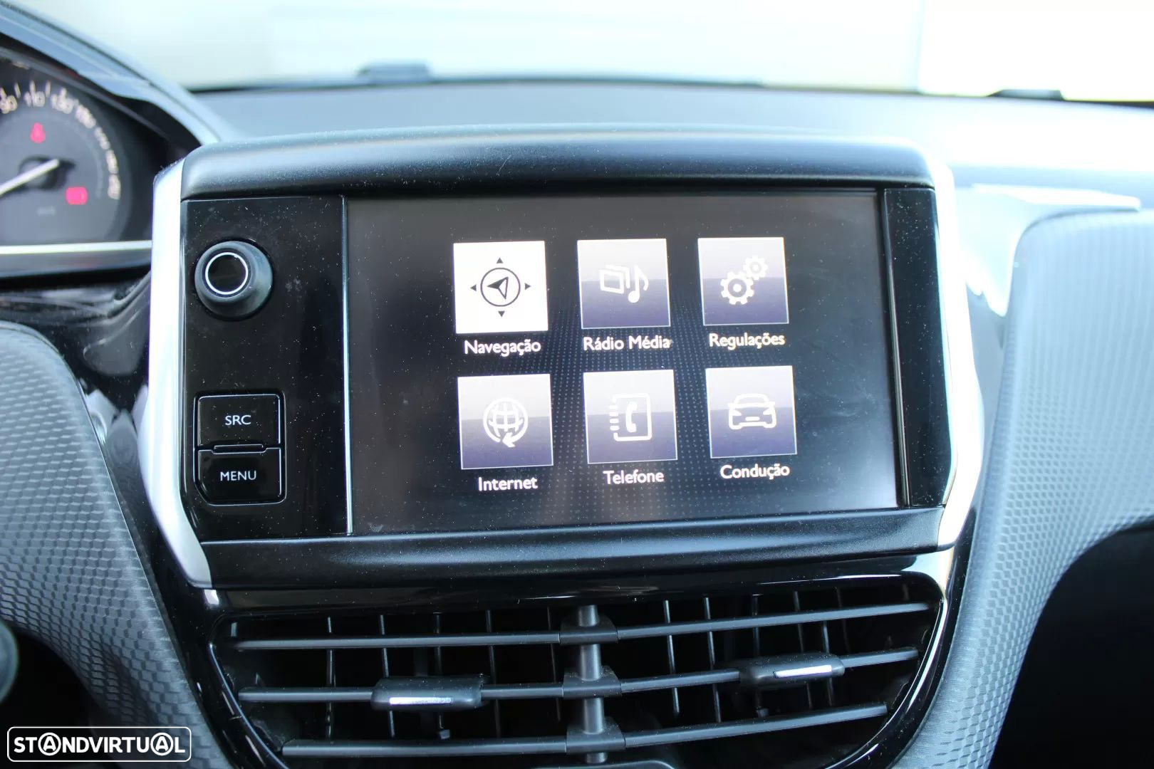 Peugeot 2008 1.2 PureTech Allure - 17