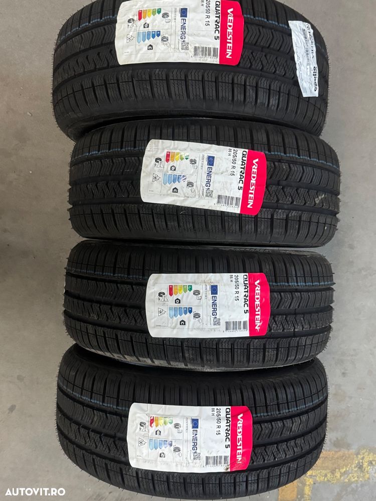 Vând 4 anvelope 205/50/15 vredestein de patru sezoane noi