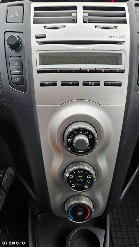Toyota Yaris 1.3 VVT-i Cool - 21