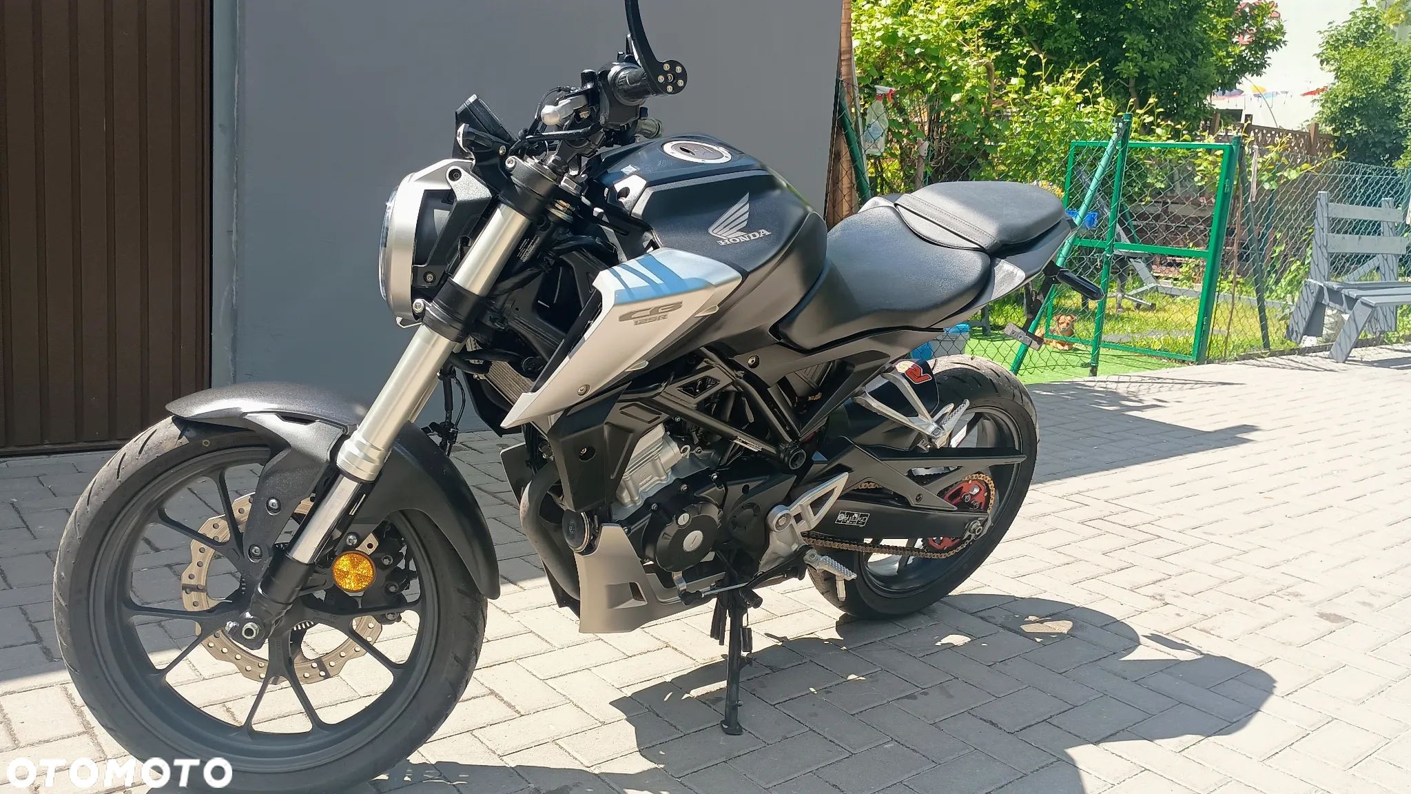 Honda CB - 1