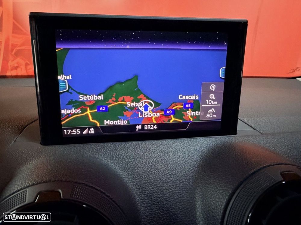 Audi Q2 1.0 TFSI Design - 8