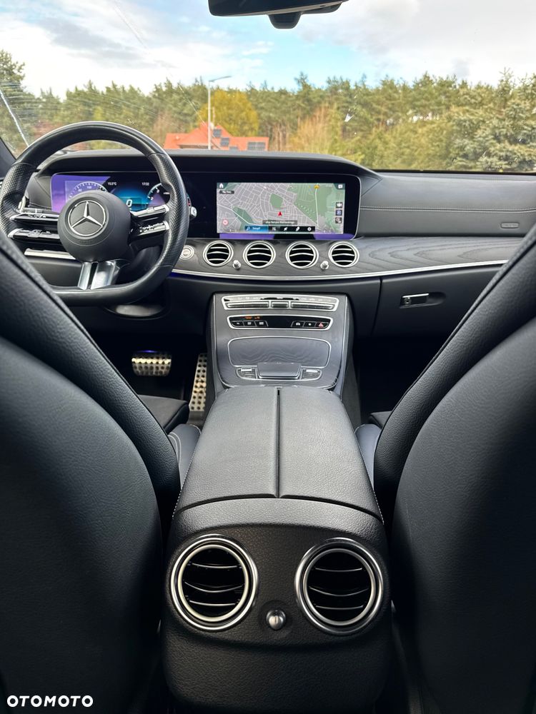 Mercedes-Benz Klasa E 200 4-Matic AMG - 16