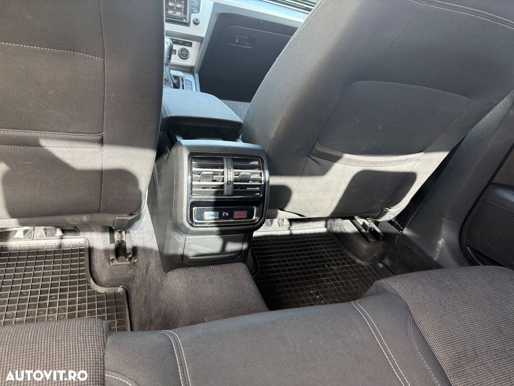 Volkswagen Passat 2.0 TDI DSG Highline - 11