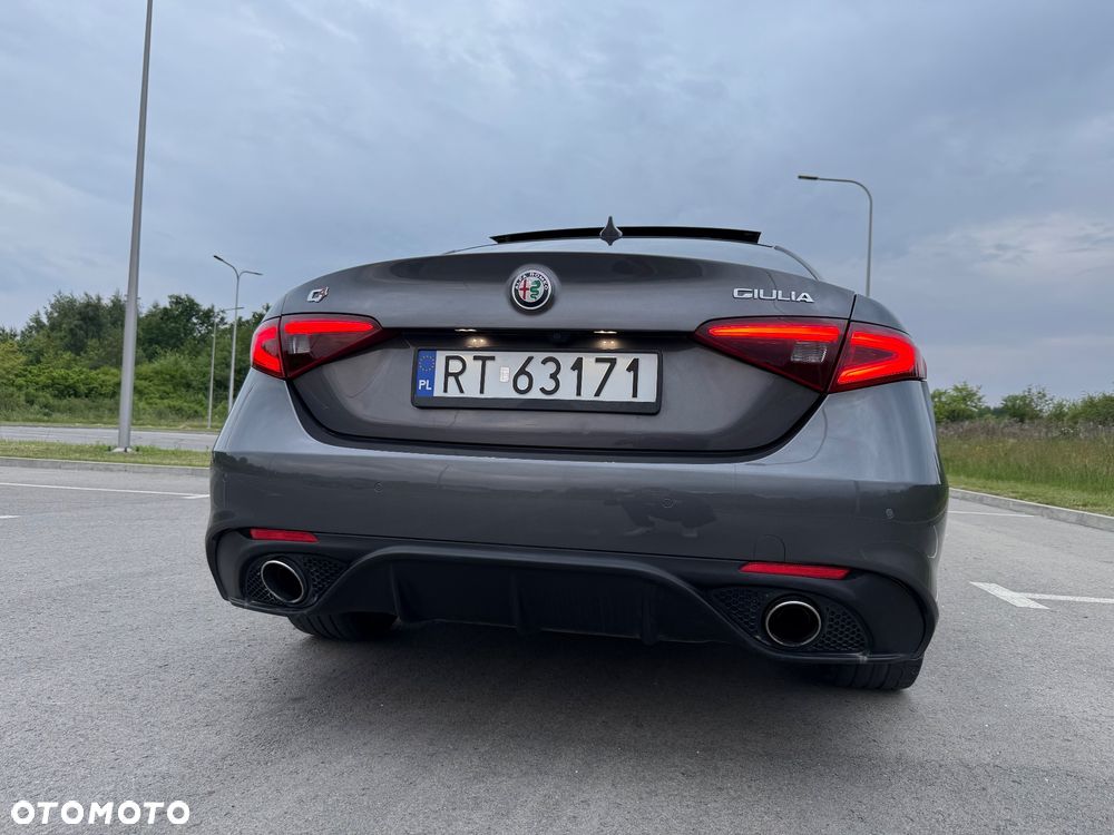 Alfa Romeo Giulia 2.0 Turbo Veloce TI Q4 - 10