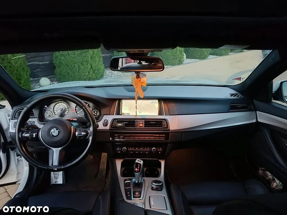 BMW Seria 5 525d Touring Sport-Aut Luxury Line - 22