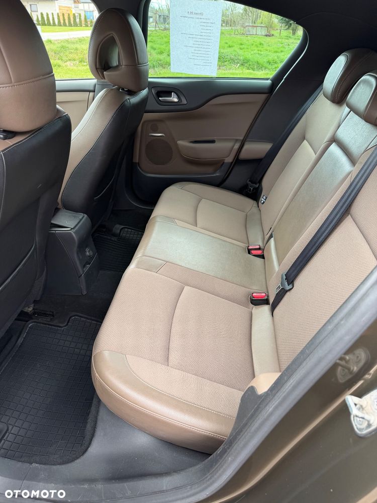 Citroën DS4 2.0 HDi Pure Pearl - 24