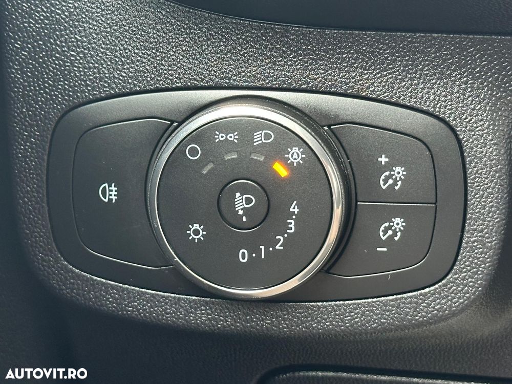 Ford Fiesta 1.1 Trend Connected - 27