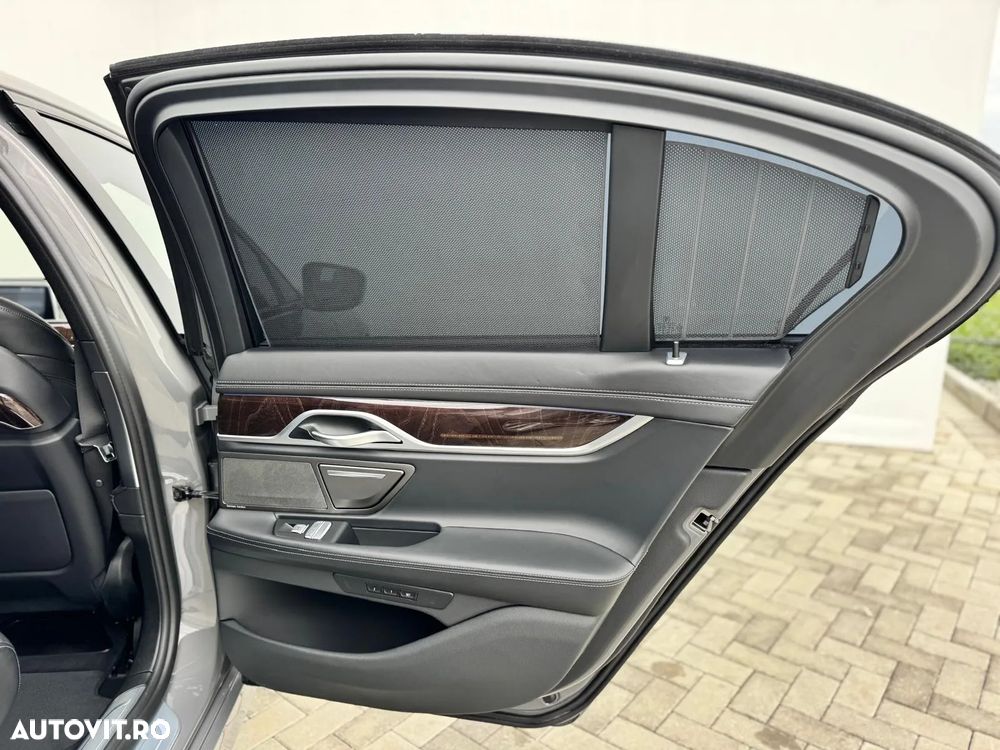 BMW Seria 7 730d xDrive MHEV - 25