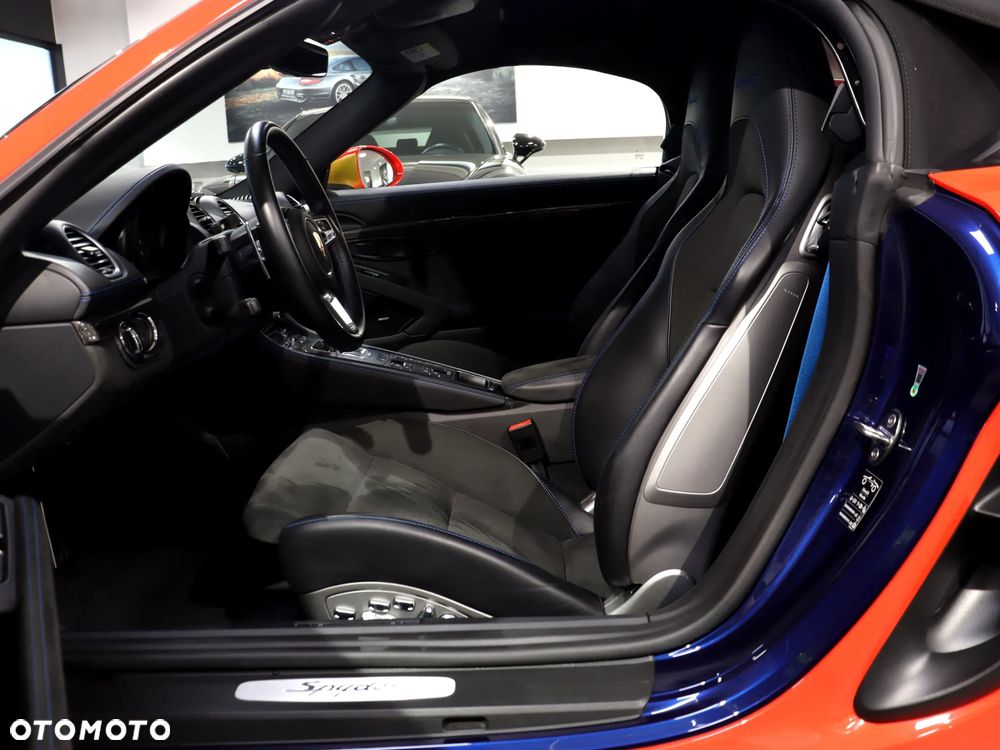 Porsche 718 Spyder - 17