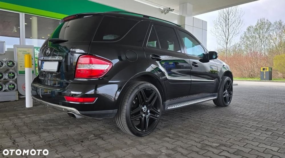 Mercedes-Benz ML - 12