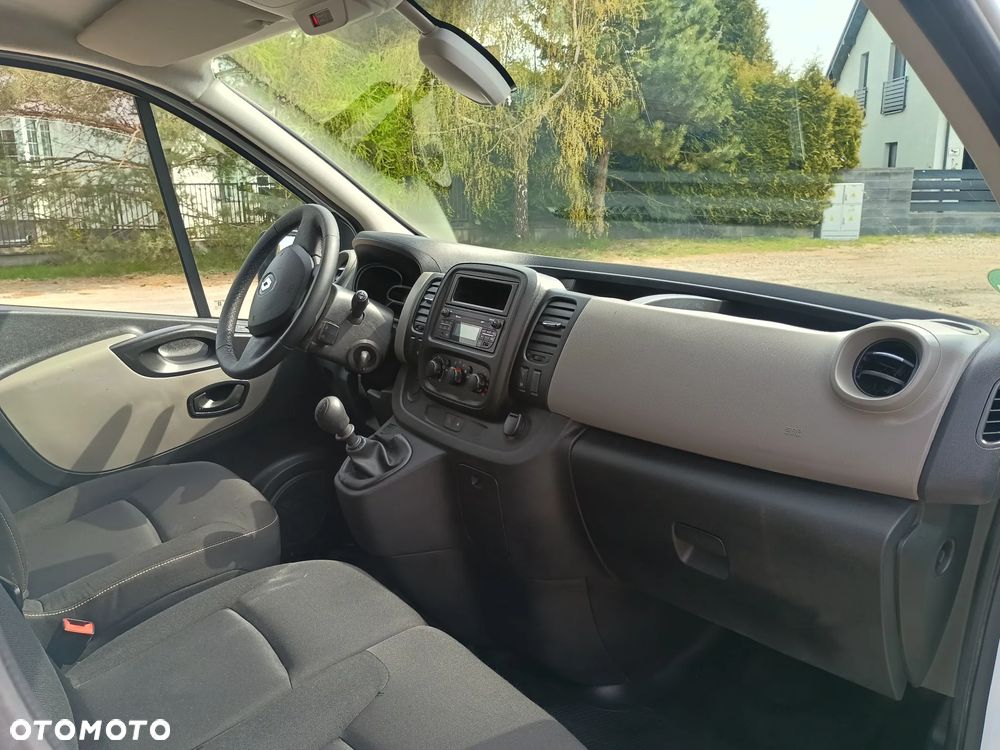Renault Trafic - 12