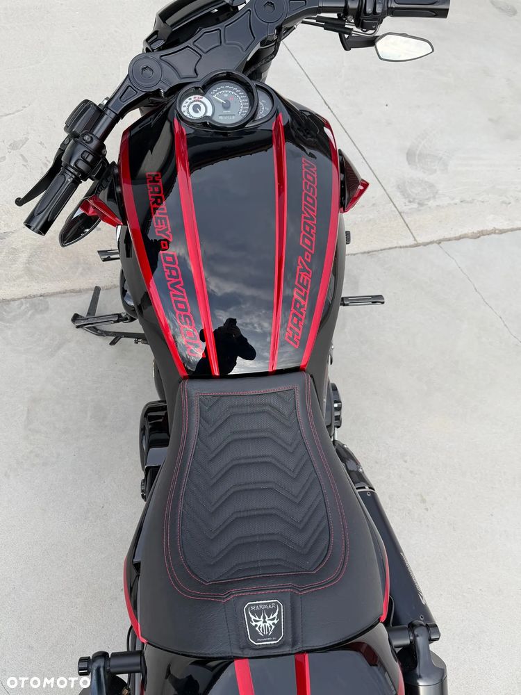 Harley-Davidson V-Rod Night Rod - 11