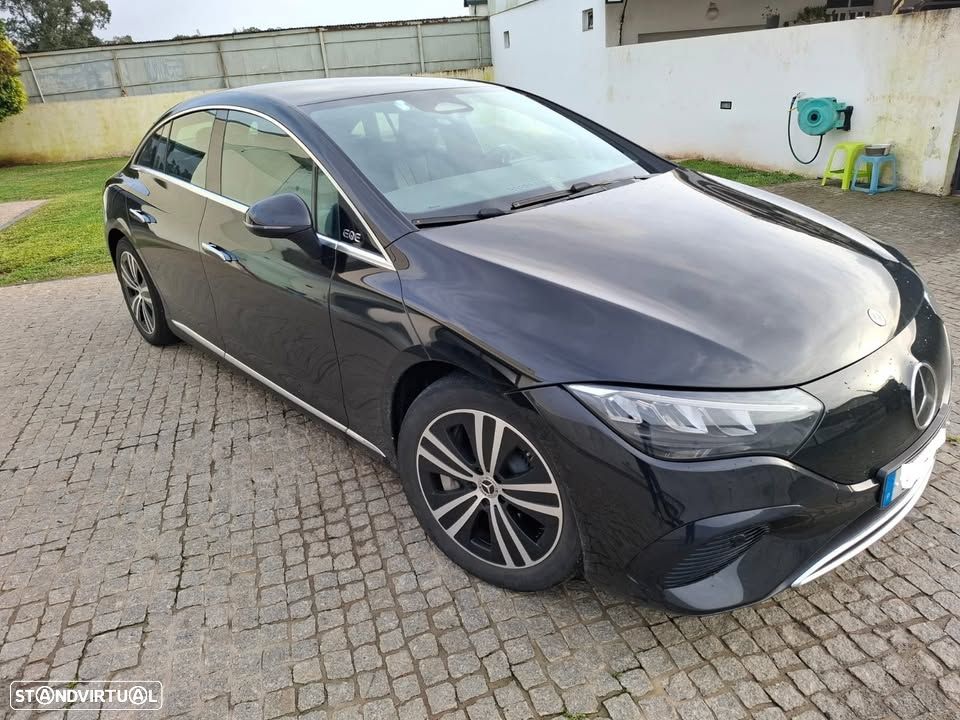Mercedes-Benz EQE 300 Electric Art - 1