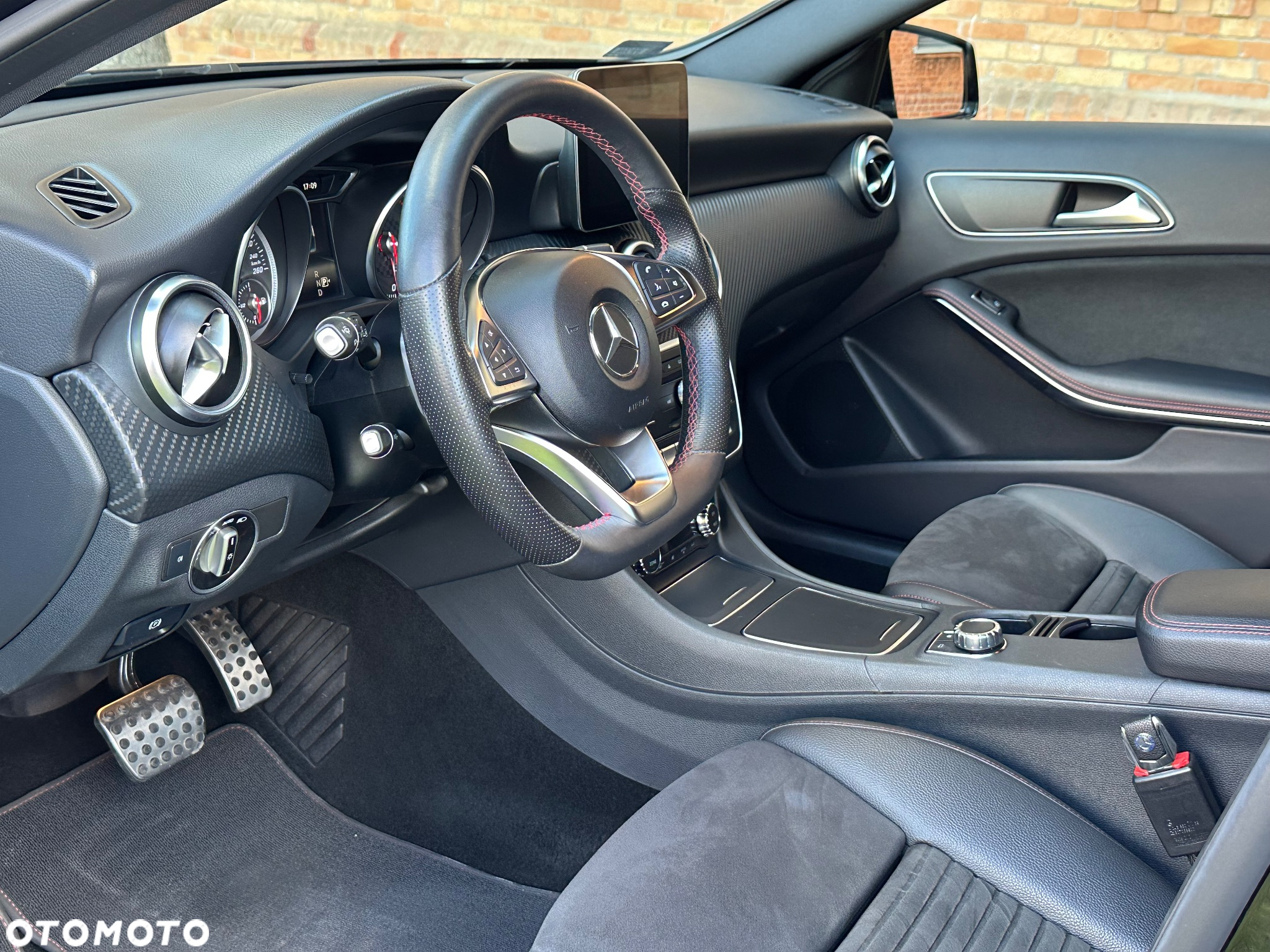 Mercedes-Benz Klasa A 220 4-Matic AMG Line - 8