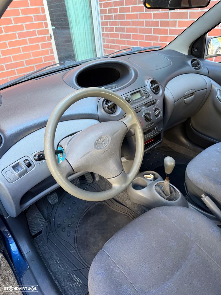 Toyota Yaris 1.0 Luna E.Aut - 5