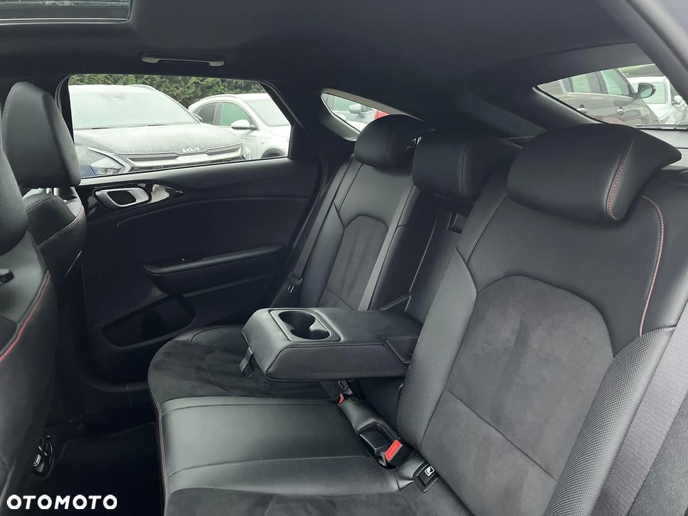 Kia ProCeed 1.6 T-GDI GT DCT - 16