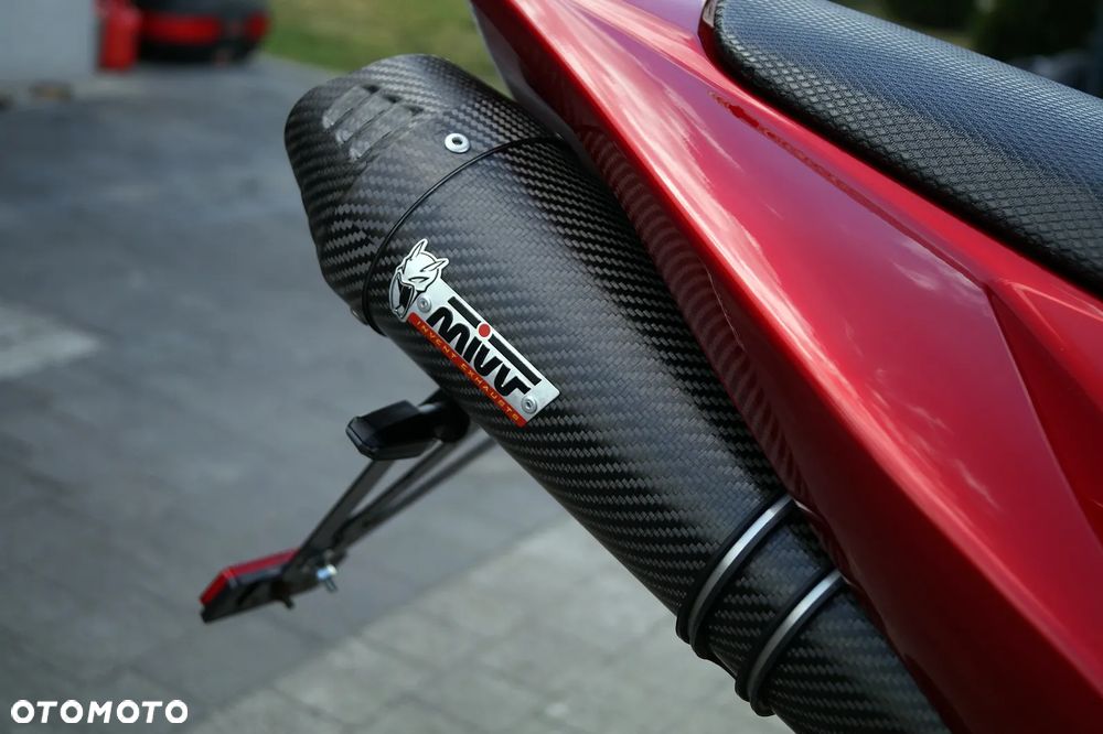 Yamaha R1 - 15
