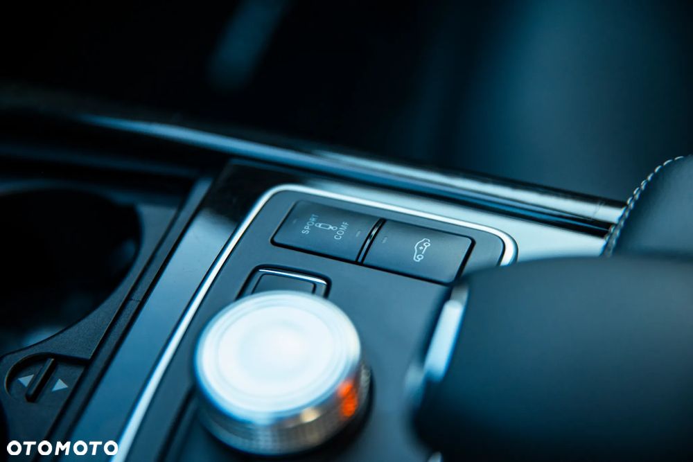 Mercedes-Benz Klasa E 500 Avantgarde - 35