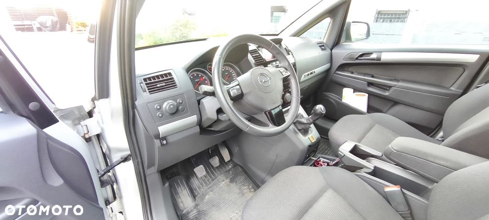 Opel Zafira 1.8 Cosmo - 8