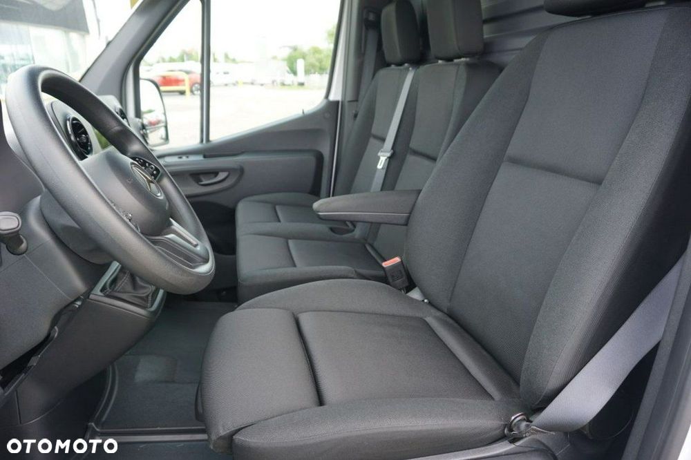 Mercedes-Benz Sprinter - 9