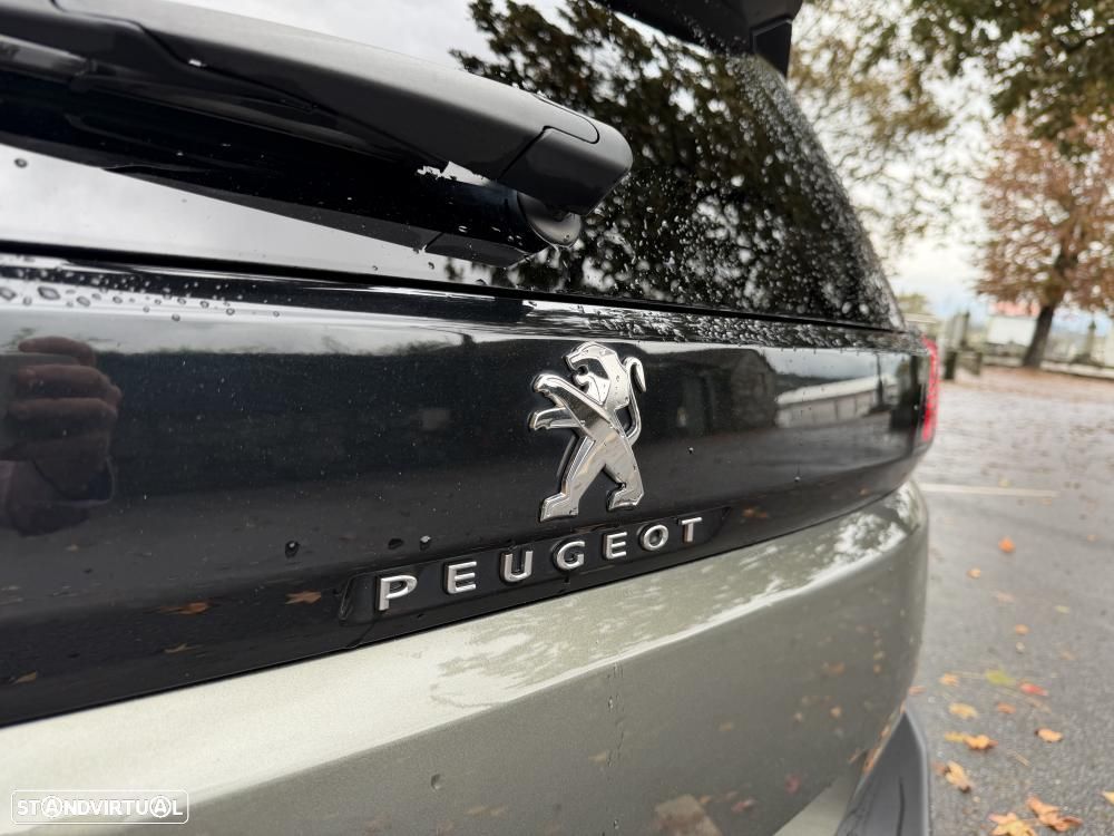 Peugeot 5008 1.2 PureTech Allure Pack - 17