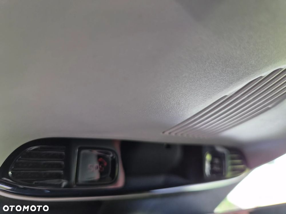 Volvo XC 60 D4 AWD Momentum Pro - 22