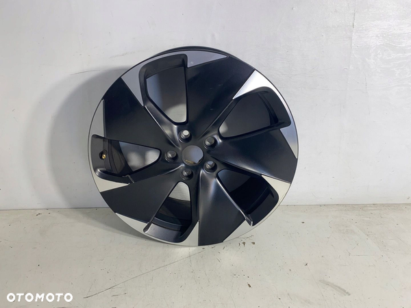 FELGA ALUMINIOWA 7,5X19 ET30 SEAT CUPRA BORN EU