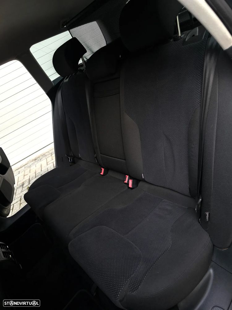 VW Passat Variant 1.6 TDI Confortline BlueMotion - 53