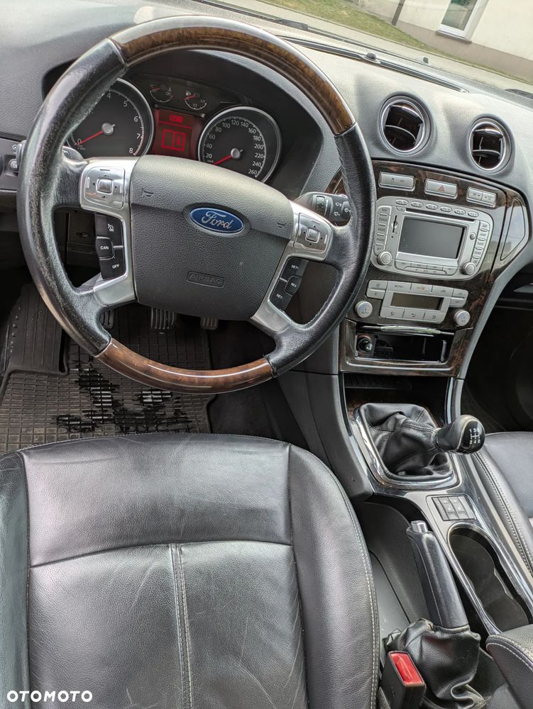 Ford Mondeo 2.0 Ghia X100 / X - 9