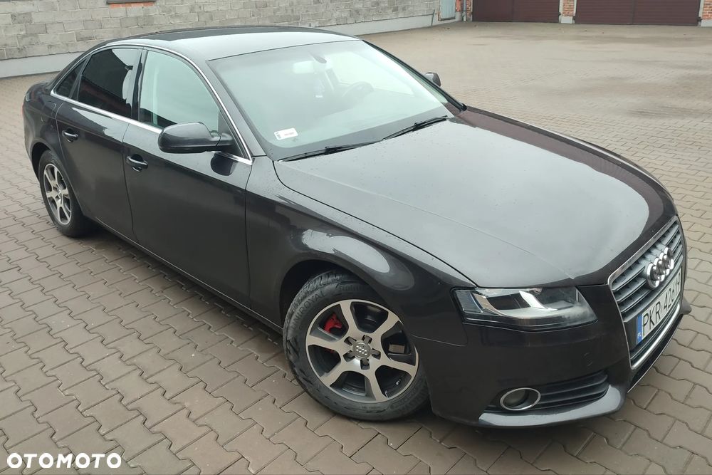 Audi A4 2011 photo 2