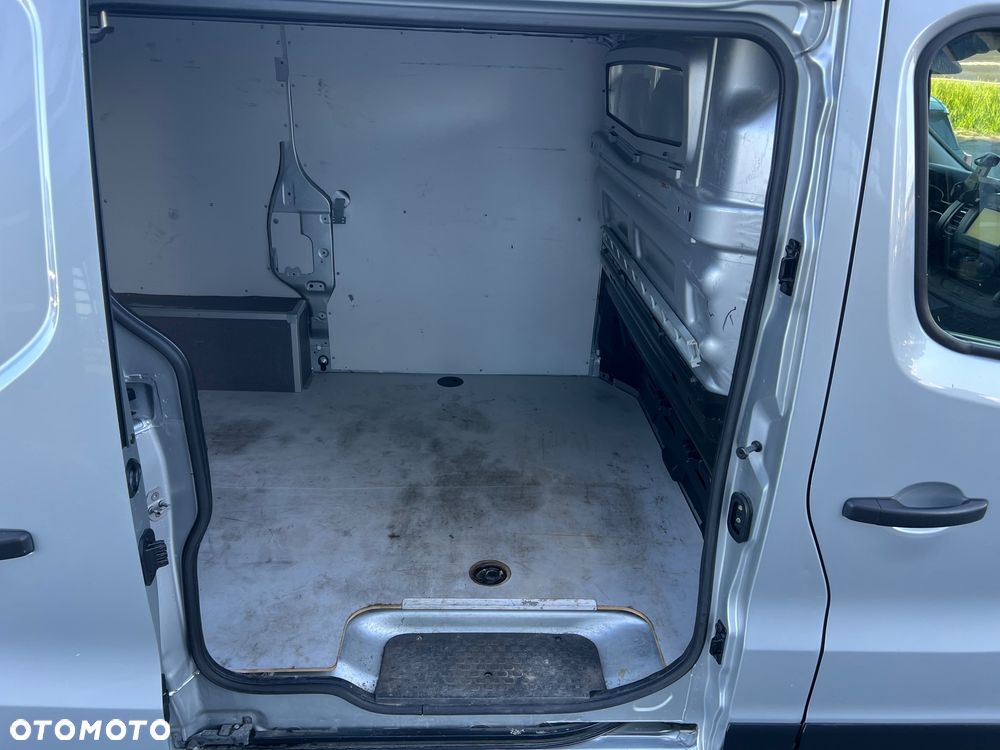 Opel Vivaro - 22