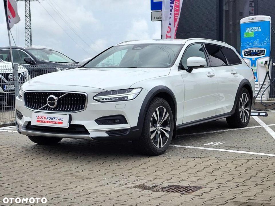 Volvo V90 Cross Country - 3