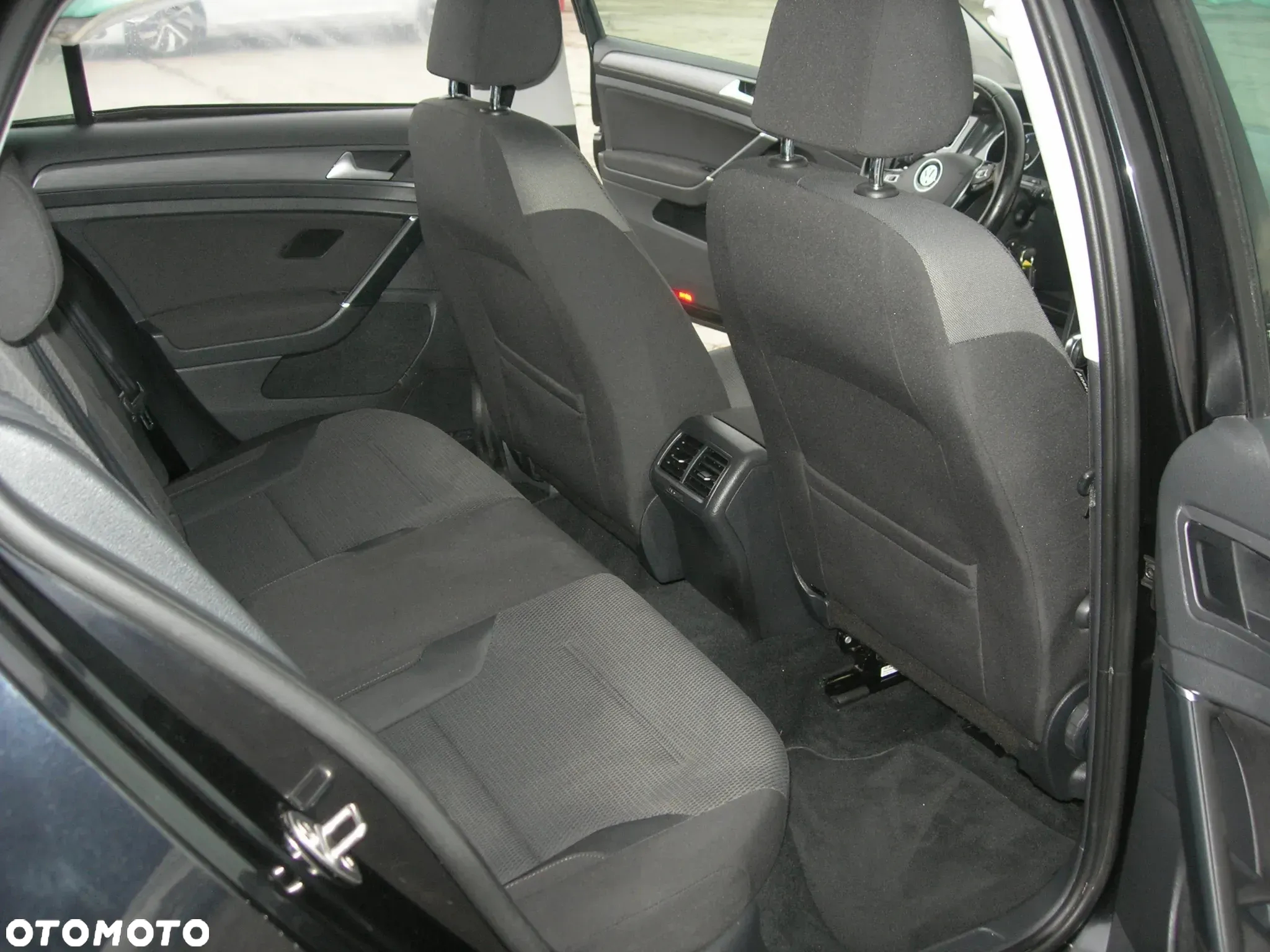 Volkswagen Golf - 18
