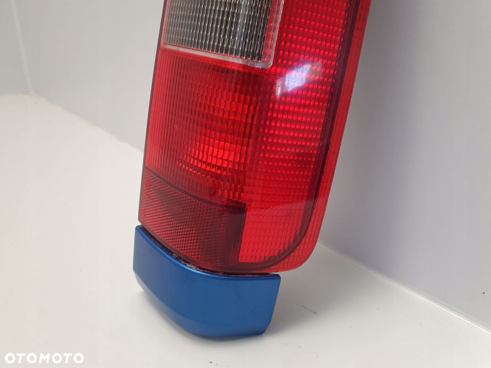 LAMPA PRAWA Volvo V70 I XC70 96-06r TYLNA prawy tył pasażera Dolna - 2