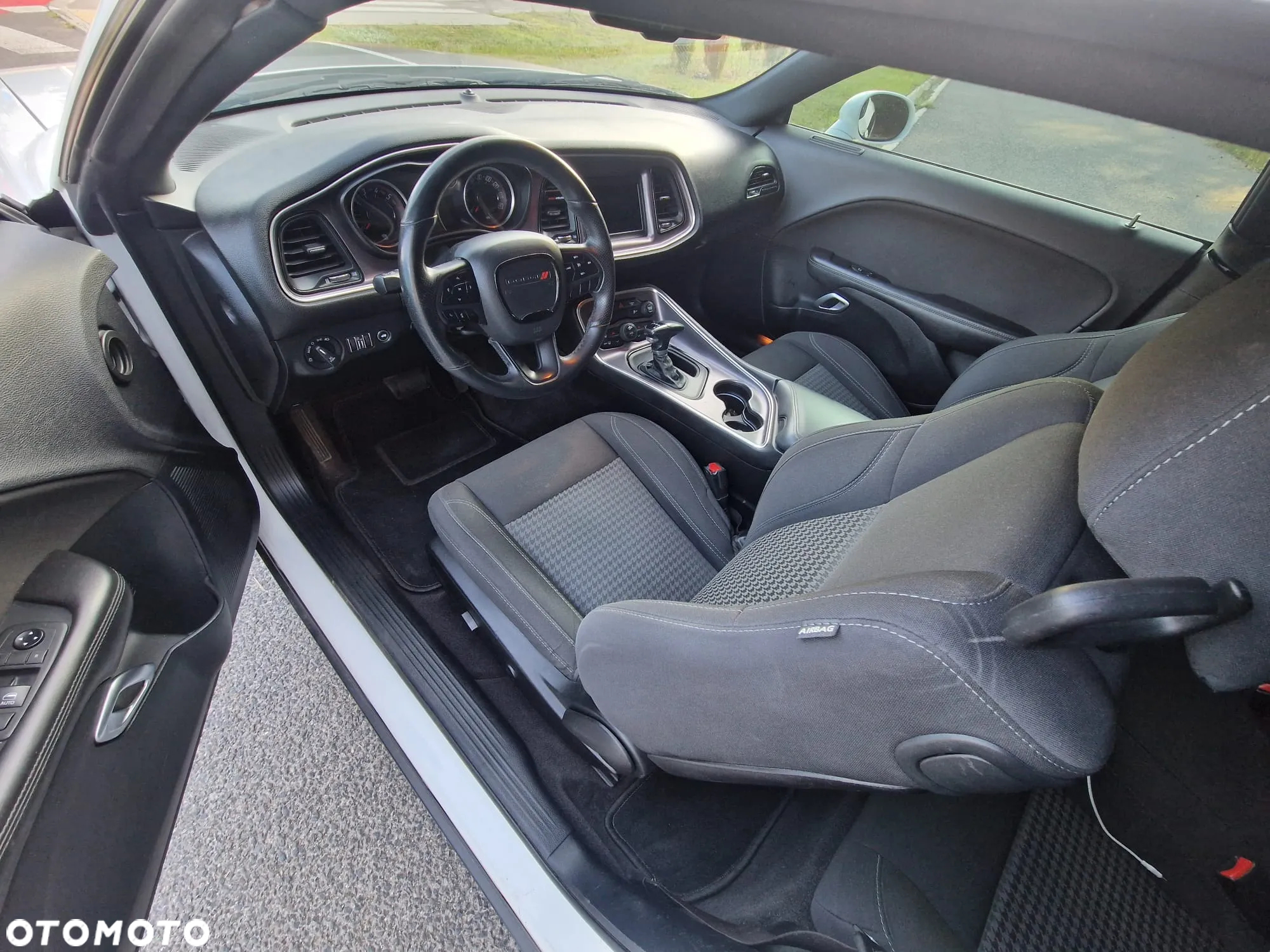 Dodge Challenger - 7