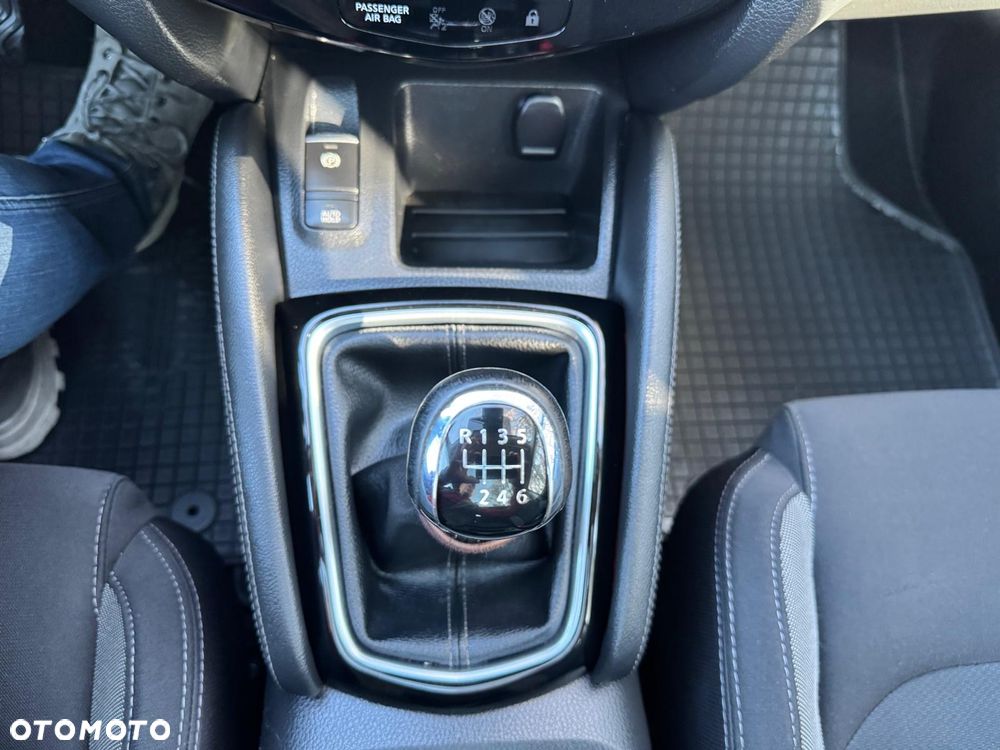 Nissan Qashqai 1.5 dCi N-Connecta - 16