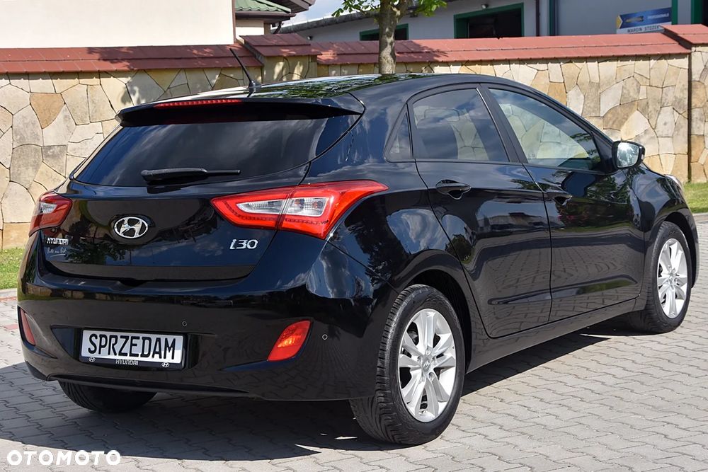 Hyundai i30 1.6 CRDi Classic + - 8