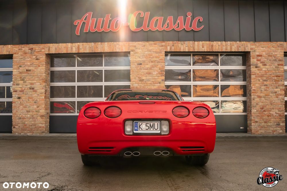 Chevrolet Corvette - 6