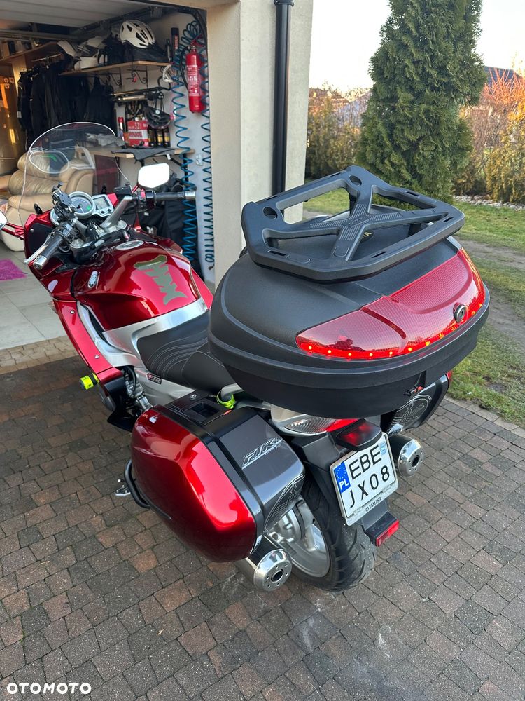Yamaha FJR - 2