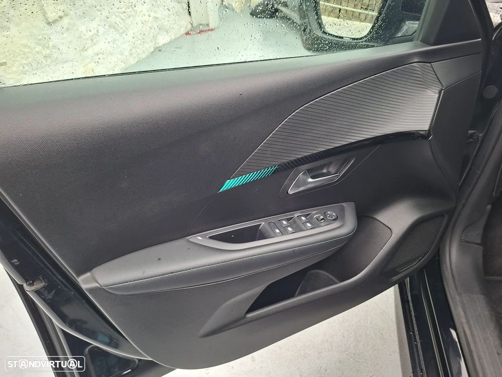 Peugeot 208 - 42