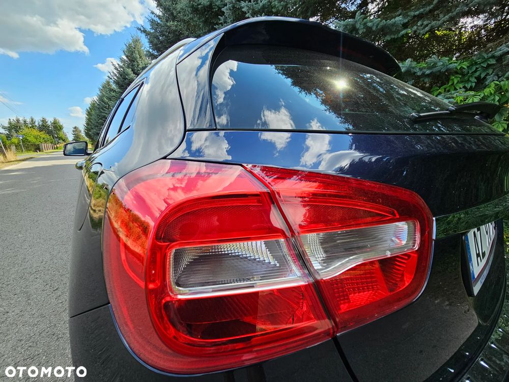 Mercedes-Benz GLA 250 7G-DCT Activity Edition - 16