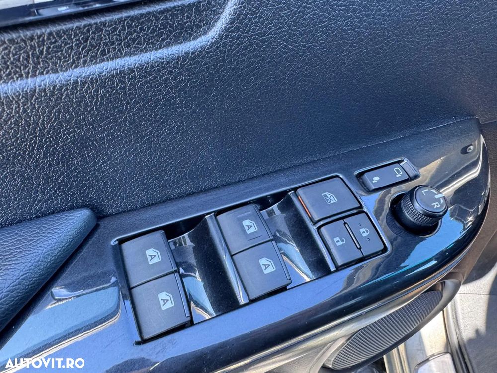 Toyota Hilux 2.8D 204CP 4x4 Double Cab AT Invincible - 22