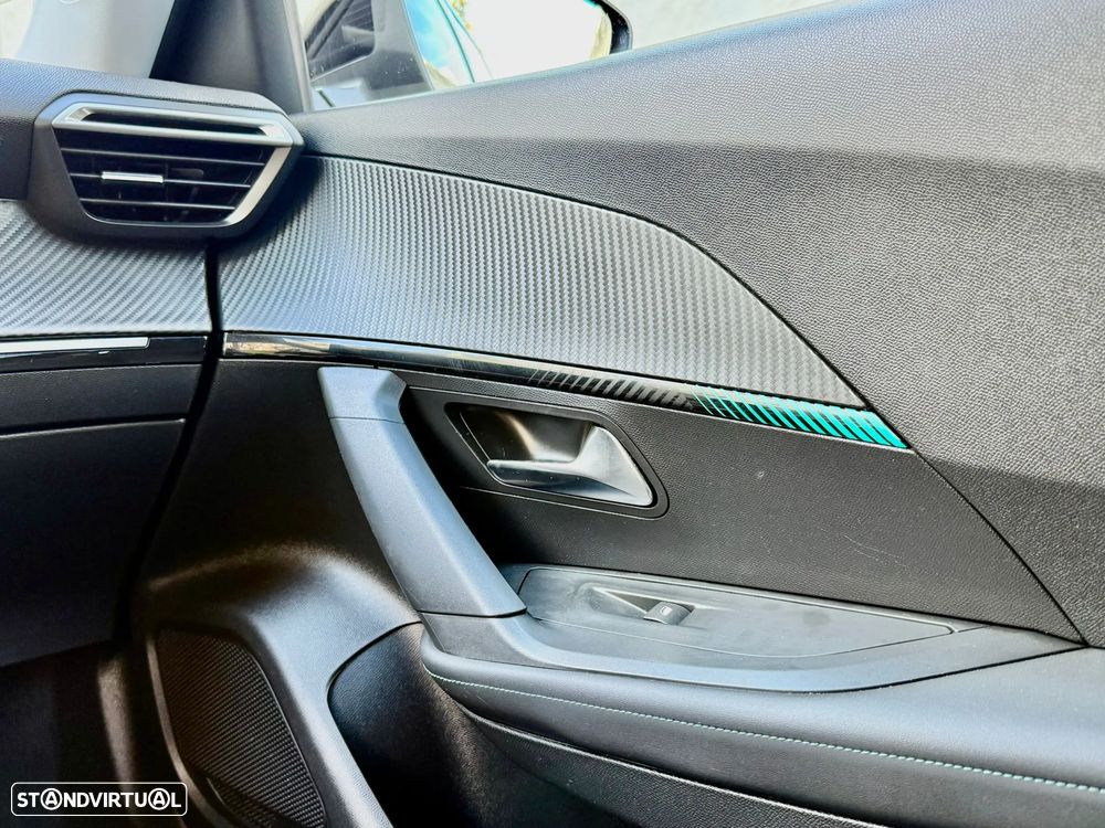 Peugeot 2008 PureTech 130 Allure Pack - 19