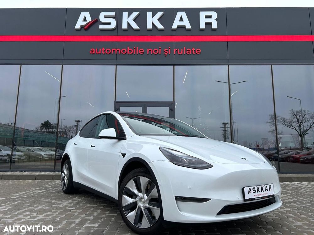 Tesla Model Y Long Range Dual Motor AWD - 4