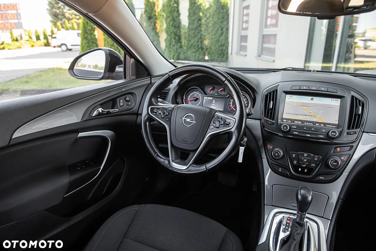 Opel Insignia - 25