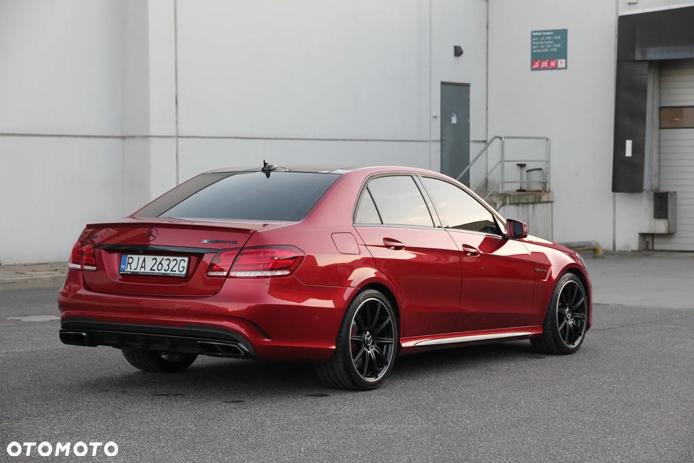 Mercedes-Benz Klasa E 63 AMG S 4-Matic - 4