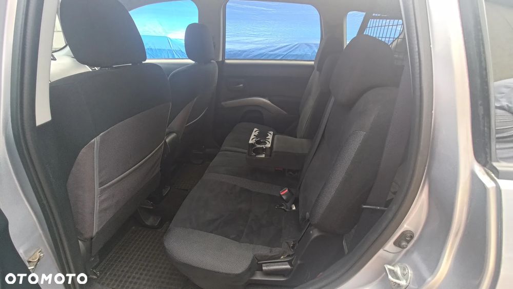 Mitsubishi Outlander 2.0 DID Intense - 11