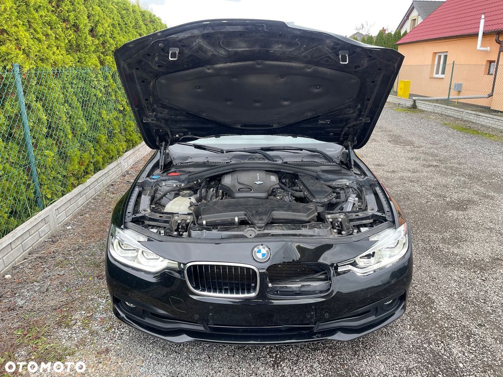 BMW Seria 3 320d Sport Line - 12